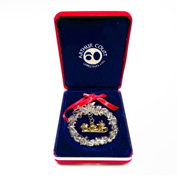 ARTHUR COURT Christmas Ornament Rabbit Wreath With Toboggan Rare 1992 NEW - Picture 2 of 12